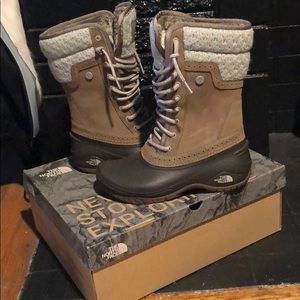 The North Face Women’s shellista II Mid boots!!!!